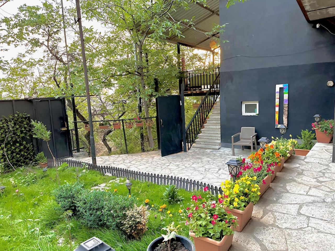 Cosy Studio With Beautiful Garden เยเรวาน ภายนอก รูปภาพ